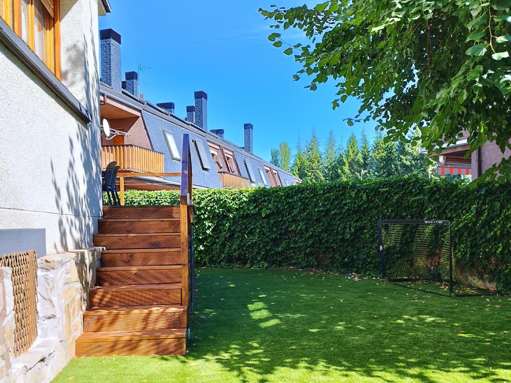 Villa San Lure Jaca Zewnętrze zdjęcie